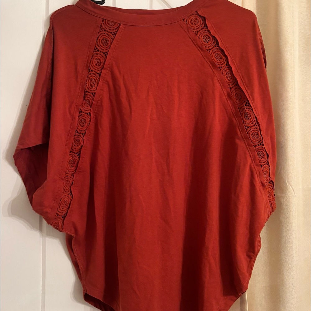 Women's Rust Lace Detail Top